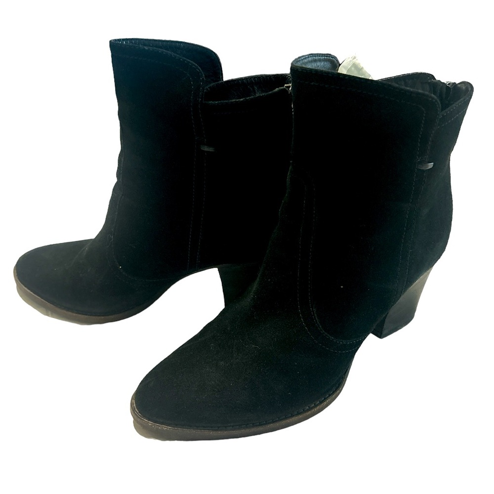 Aquatalia Farah Black Suede Ankle Boots Size 9.5. Made in Italy. Back zip